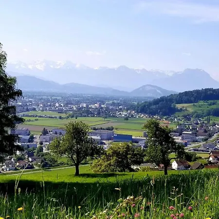 Dachwhg An Schoener Aussichtslage Appartement