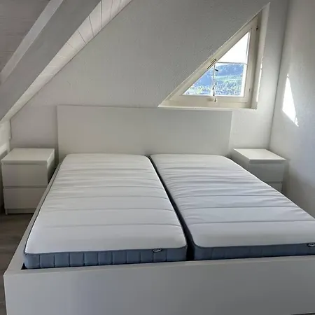 Dachwhg An Schoener Aussichtslage Appartement