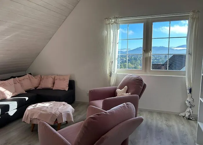 Dachwhg An Schoener Aussichtslage Lejlighed Berneck